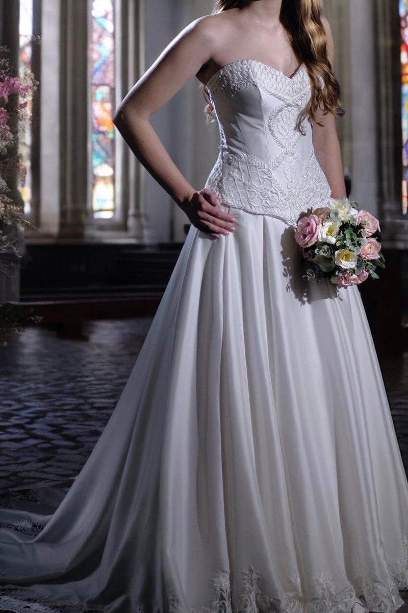 Zaliki - bridal Collection - Bridal - Classic - Silk - Melanie Jayne